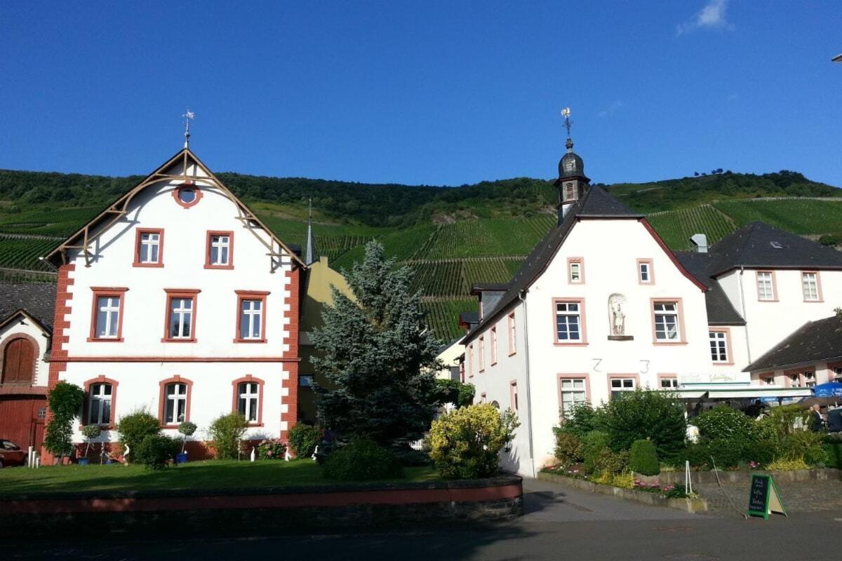 Weinhaus Hotel Zum Josefshof Graach Buitenkant foto