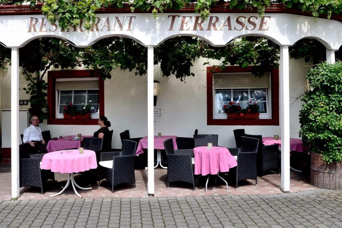 Weinhaus Hotel Zum Josefshof Graach Buitenkant foto