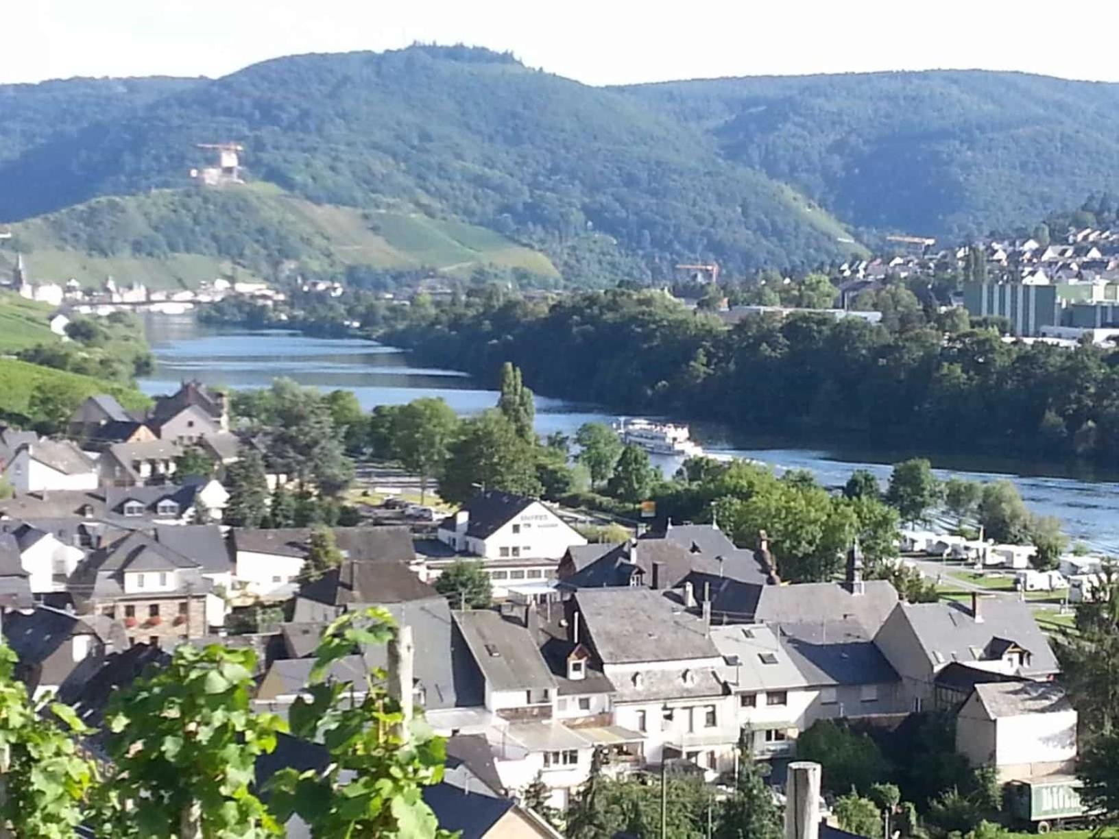 Weinhaus Hotel Zum Josefshof Graach Buitenkant foto