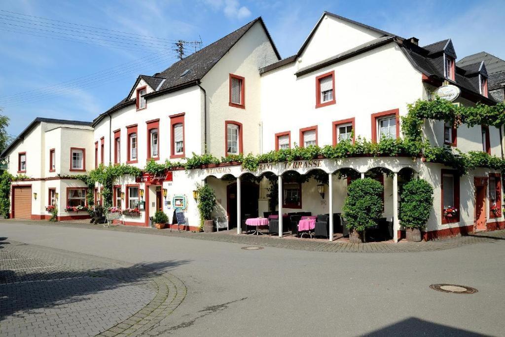 Weinhaus Hotel Zum Josefshof Graach Buitenkant foto