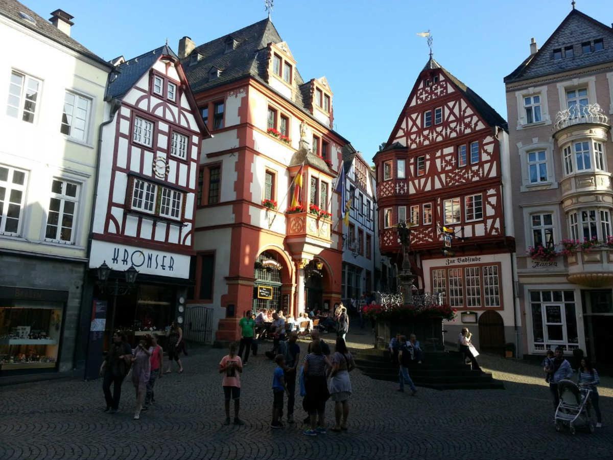 Weinhaus Hotel Zum Josefshof Graach Buitenkant foto